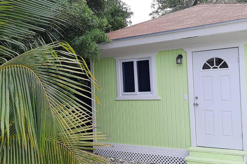 Ferienwohnung Budget & Basic In Local Neighborhood, 7Min Drive To Downtown Nassau Beach Paradise Exterior foto